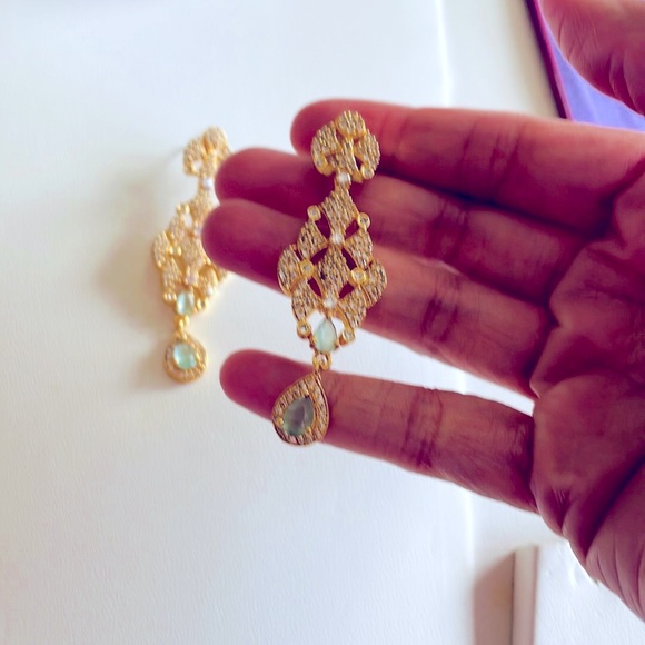 Earrings - Picture 7 of 8